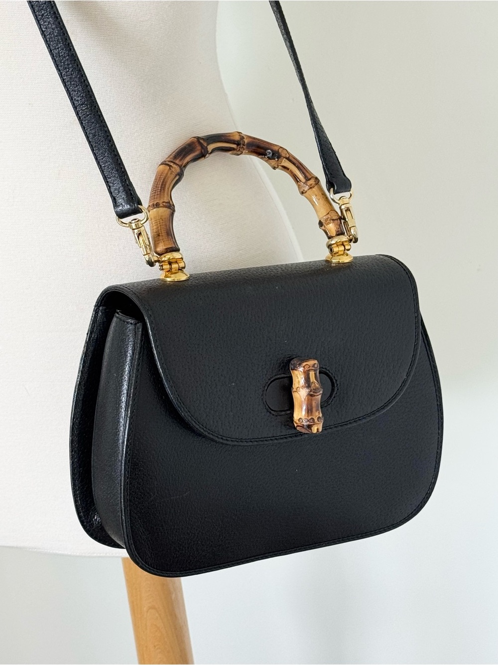 Rene Italy Handbag~ Black leather w/ Bamboo handle and latch